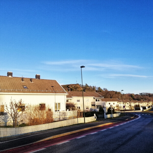 Rue résidentielle à Laval idéale pour acheter une maison dans un quartier calme